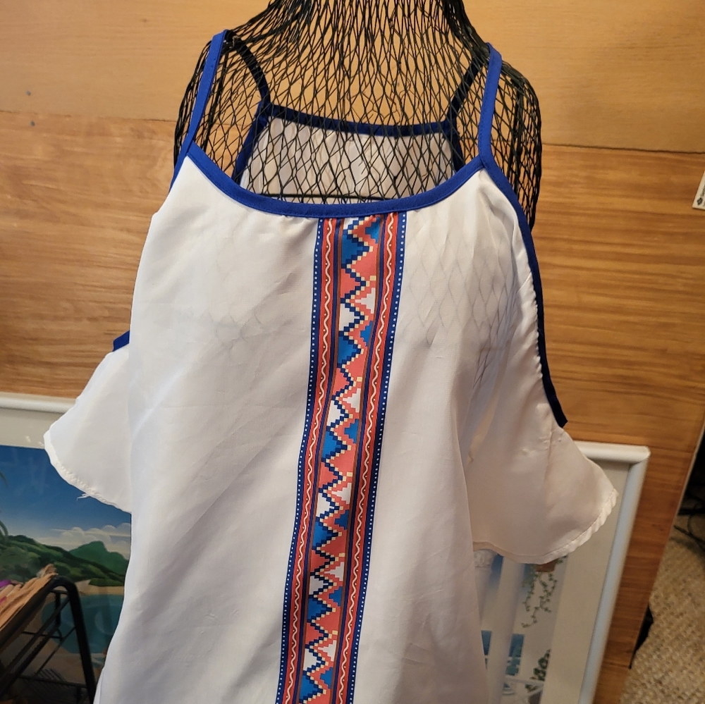 ColdShoulder-Nwot 🤸‍♀️Aztec Tribal tank